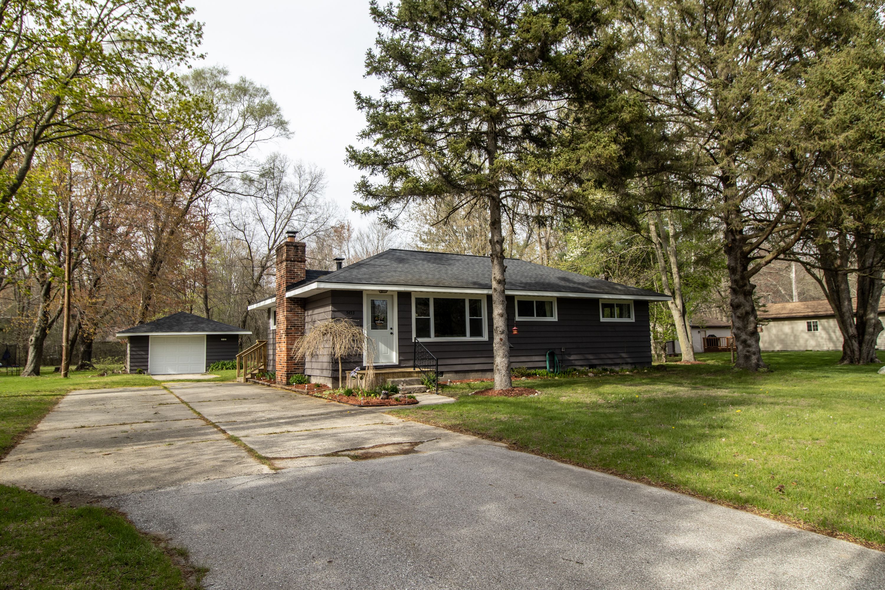 Homes for sale in Bridgeport Charter Township Saginaw, MI | 5453 Townline Rd, Bridgeport Charter Township Saginaw, MI 48415 | MLS# 20250030326