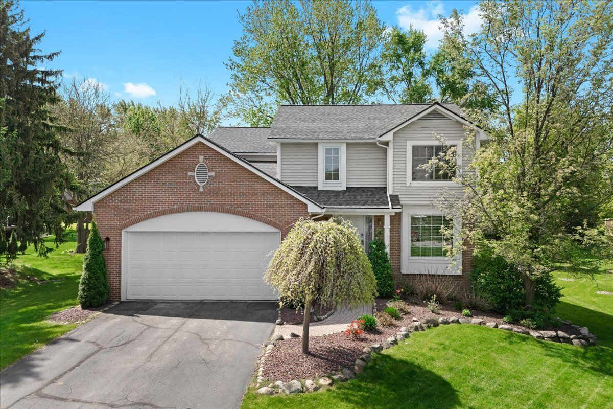 3645 SANDBAR Drive, Commerce Twp, MI 48382
